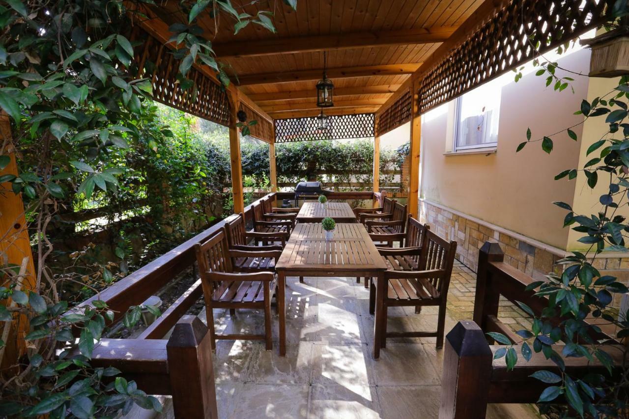 Pine-Tree Apt W/ Private Garden 50 M From The Sea Golem  Buitenkant foto