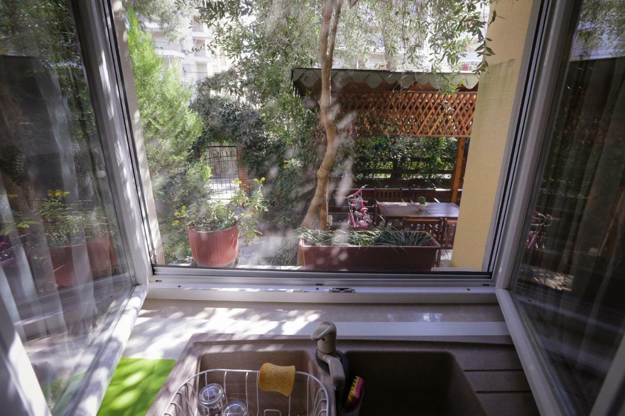 Pine-Tree Apt W/ Private Garden 50 M From The Sea Golem  Buitenkant foto