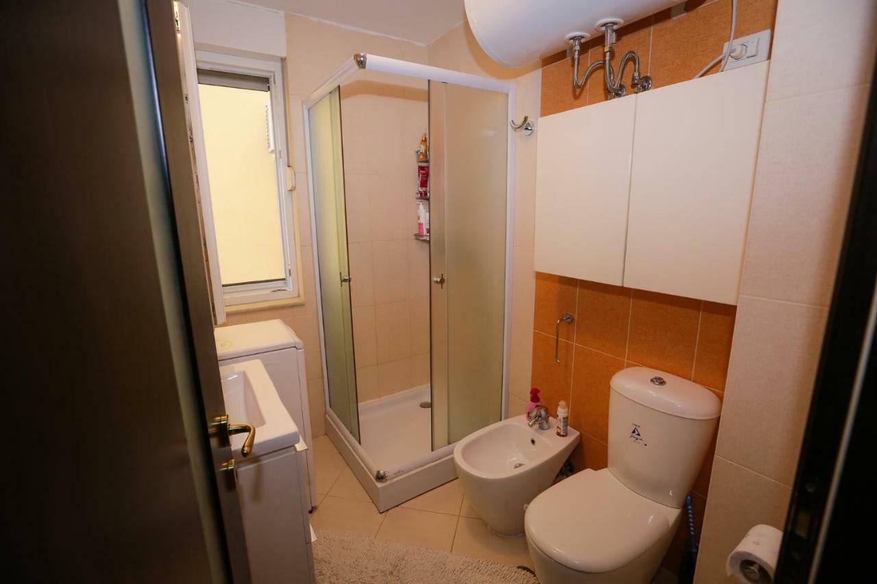 Pine-Tree Apt W/ Private Garden 50 M From The Sea Golem  Buitenkant foto