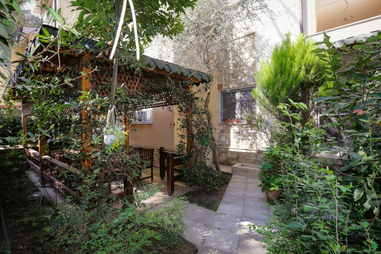 Pine-Tree Apt W/ Private Garden 50 M From The Sea Golem  Buitenkant foto